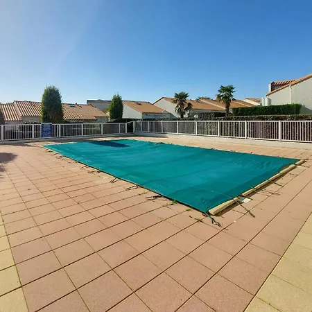 Holiday home Gorgeous In With Kitchen Vaux-sur-Mer