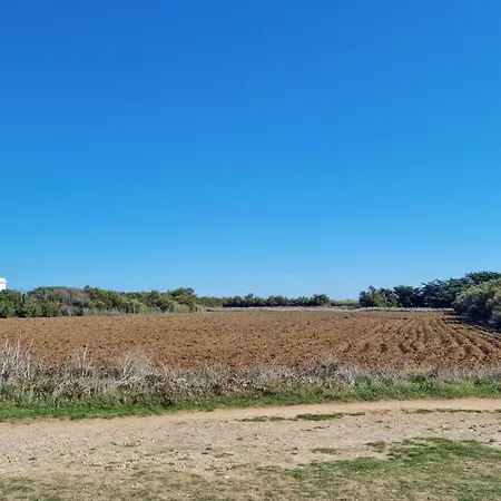 1 Bedroom Stunning In וו-סור-מר