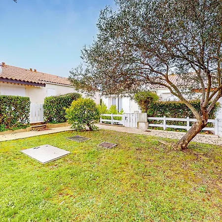 Holiday home Gorgeous In With Kitchen Vaux-sur-Mer
