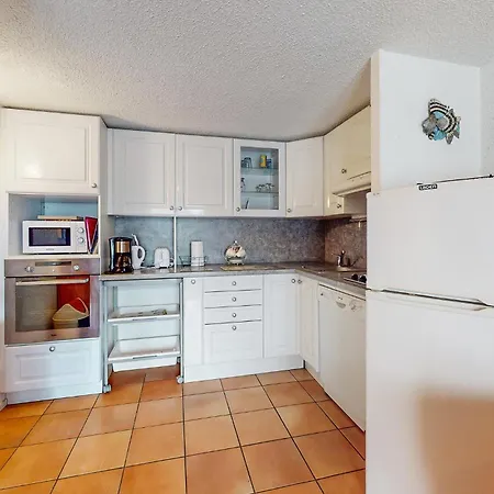 1 Bedroom Awesome Home In Vaux-Sur-Mer